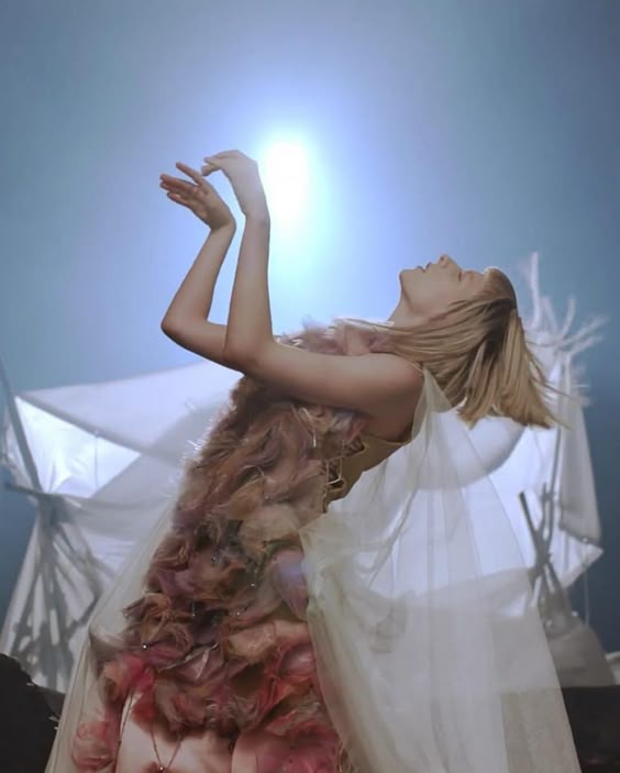 Askjell - To Be Loved ft. AURORA